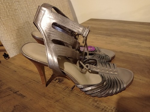 Tacchi con spalline - , metalliche